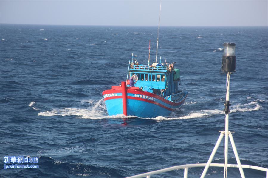 （图文互动）（1）中国成功救助一名在西沙海域突发重病越籍渔民
