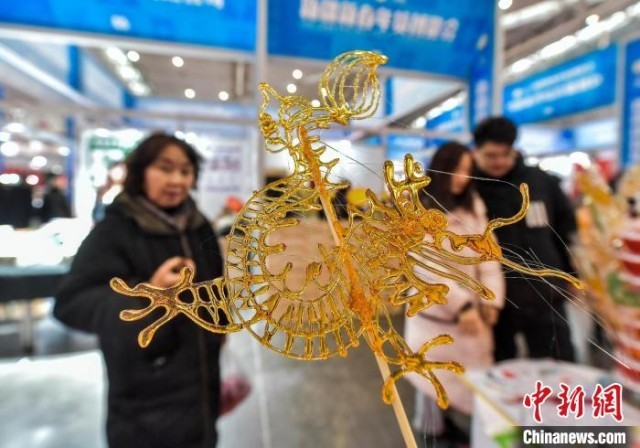 「新疆新春年越し用品博覧会」が開幕　商品1万種以上をワンストップで購入可能